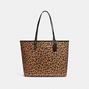 REVERSIBLE CITY TOTE WITH WILD HEART PRINT
